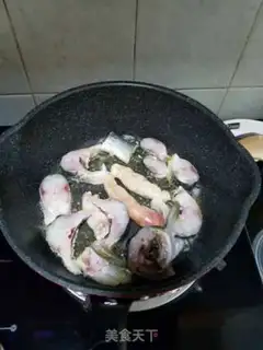 Make Onion-burning boarfish step 3