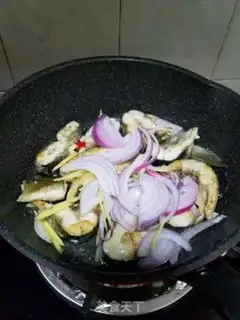 Make Onion-burning boarfish step 5