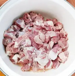 Make Red beef noodles step 0