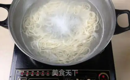 Make Red beef noodles step 3