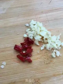Make A cucumber with noodles step 5