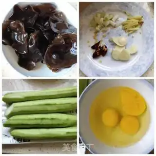 Make Smelt-mucked eggs step 0