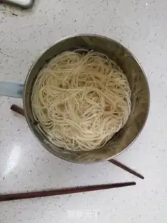 Make Noodle sesame pancakes step 2