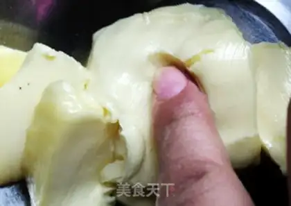 Make Cream chocolate mooncake step 1