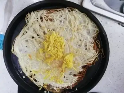 Make Noodle sesame pancakes step 7