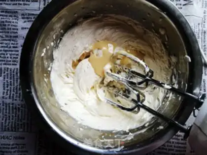 Make Cream chocolate mooncake step 6
