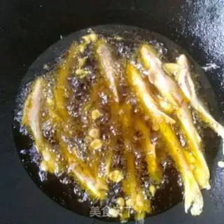 Make Fried waterfish step 5