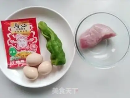 Make Squeeze meat and fried eggs step 0