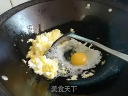 Make Chili fried eggs step 3