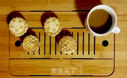 Make Cream chocolate mooncake step 13