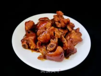 Make Red burning pig hoof step 0