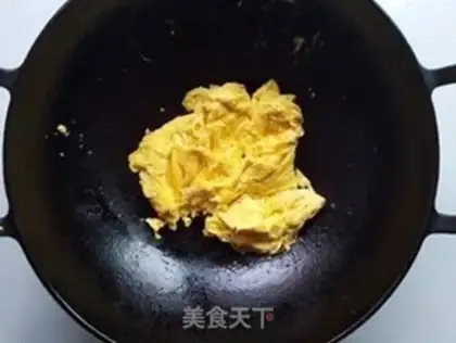 Make Squeeze meat and fried eggs step 5
