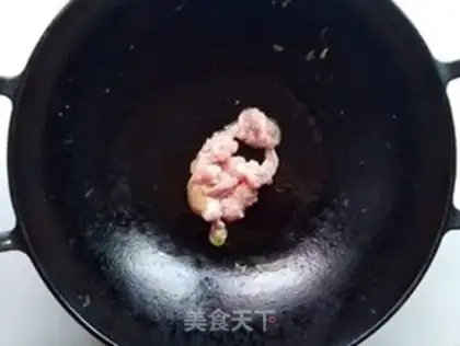Make Squeeze meat and fried eggs step 6