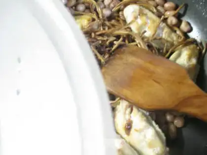 Make Eggs and crabs step 4