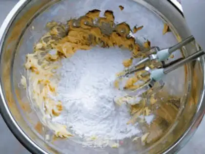 Make A yellow-haired moon cake step 6
