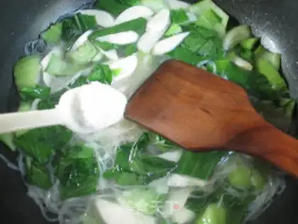 Make The green rice noodles step 6
