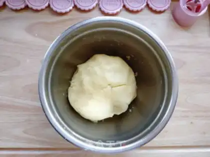 Make A yellow-haired moon cake step 13
