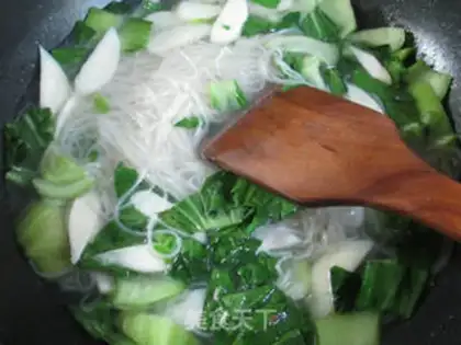 Make The green rice noodles step 8
