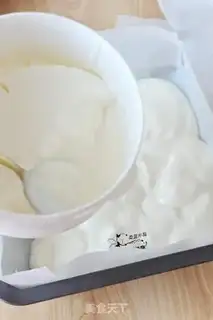 Make Fruit-cream yogurt brick step 1