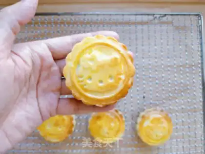 Make A yellow-haired moon cake step 20