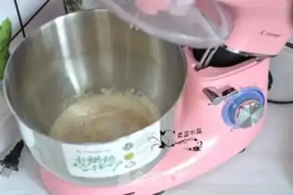 Make Three-coloured wheat toast step 1