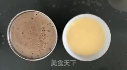 Make Coco strawberry double ice cream step 8
