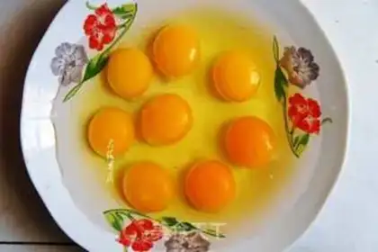 Make Eggs step 1