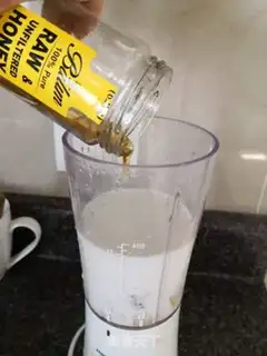 Make Strange fruit shakes step 2