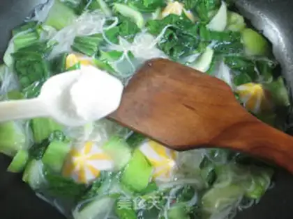 Make Fishseeds with rice noodles step 4