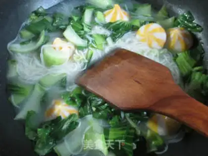 Make Fishseeds with rice noodles step 6