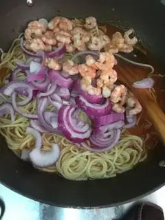 Make Shrimp tomato pasta step 9