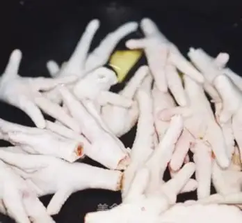 Make Korean hot chicken claws step 1