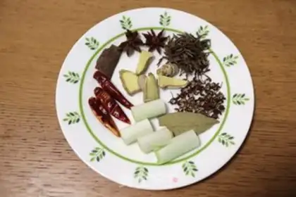 Make Five spics of tea and eggs dry step 5