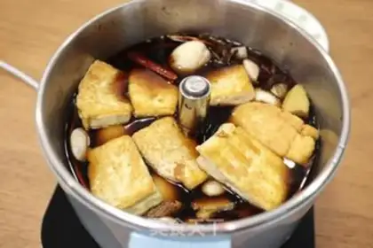 Make Five spics of tea and eggs dry step 7