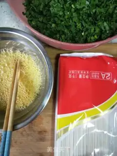 Make Cream eggs for noodles step 0