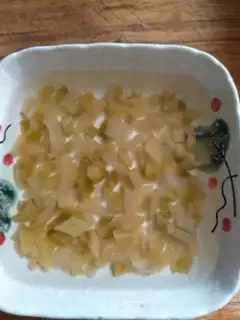 Make Shrimp skin fried eggs step 1