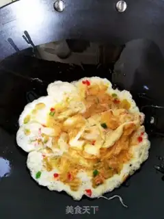 Make Shrimp skin fried eggs step 5
