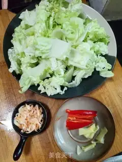Make Cherry shrimp and cabbage step 0