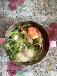 Make Shrimp vegetable noodles step 4