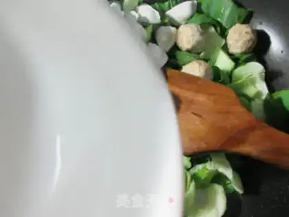 Make The meatballs, the vase step 2