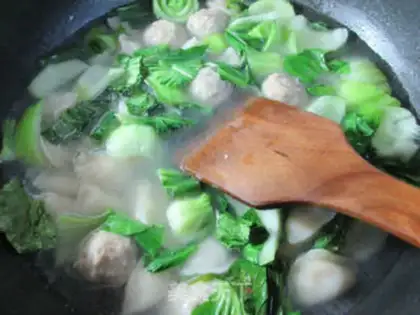 Make The meatballs, the vase step 6
