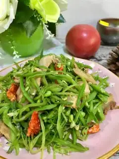 Make Flower fried lentils step 18