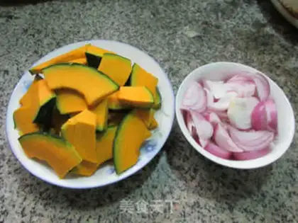 Make Onion fried Japanese pumpkins step 0