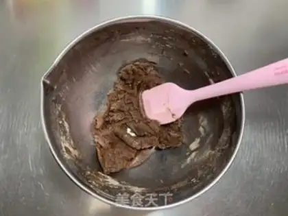 Make Chocolate noodle cake step 4