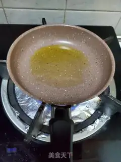 Make Shrimp fried eggs step 2