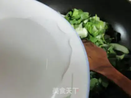 Make Eggs and green rice noodles step 5