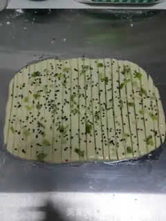 Make Onion black sesame rolls step 4