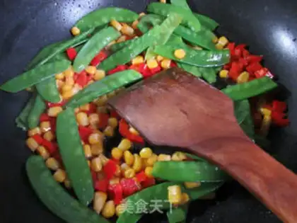 Make Three Dutch beans step 3
