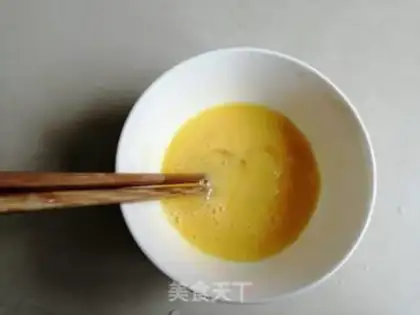 Make Western red soup step 1