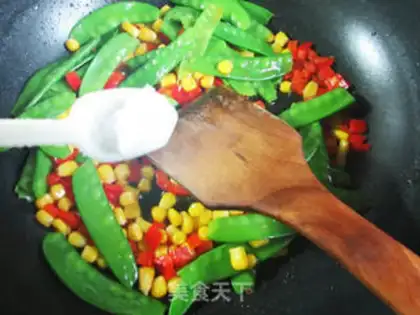 Make Three Dutch beans step 4